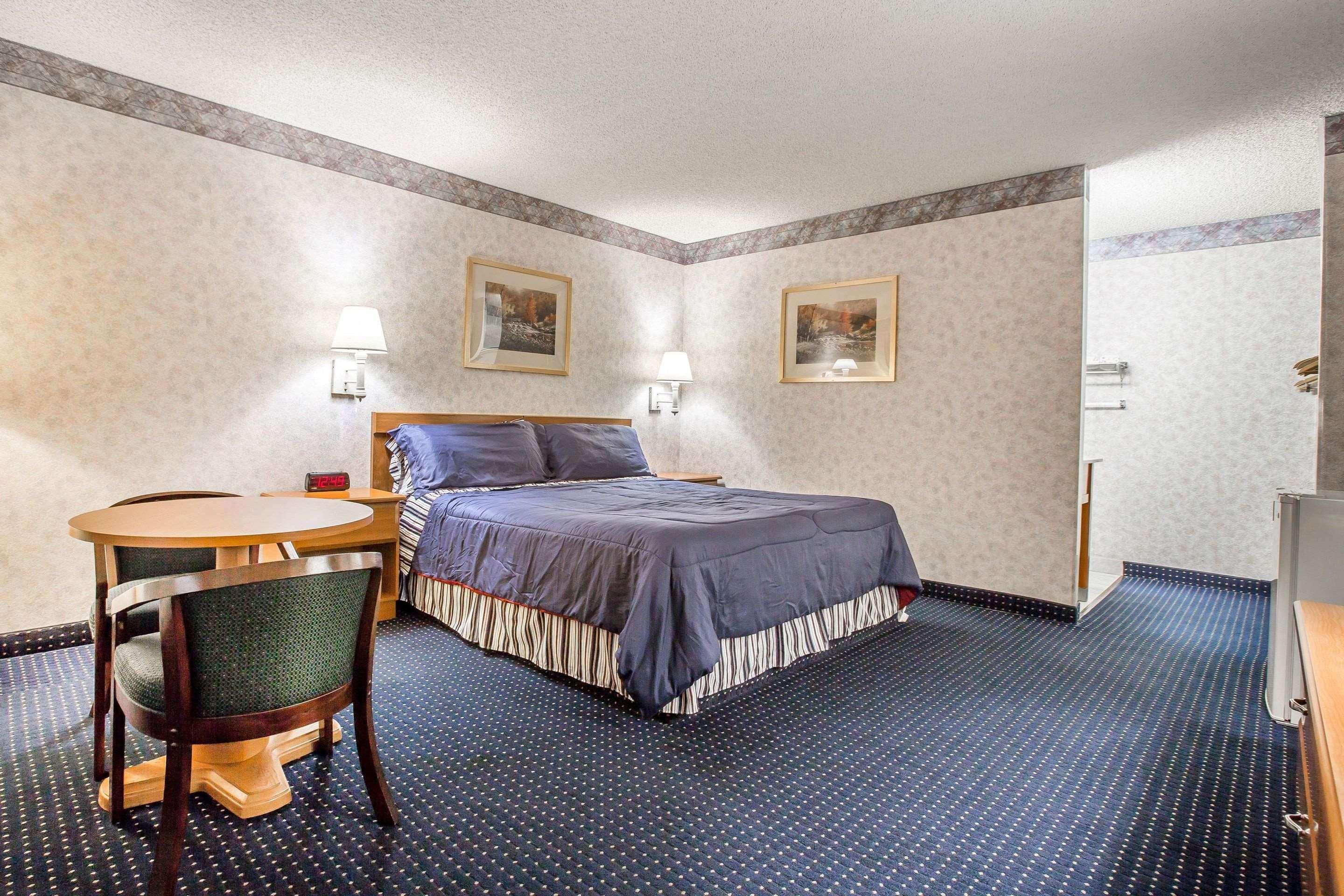 Econo Lodge Inn & Suites Near China Lake Naval Station Ridgecrest Exterior foto