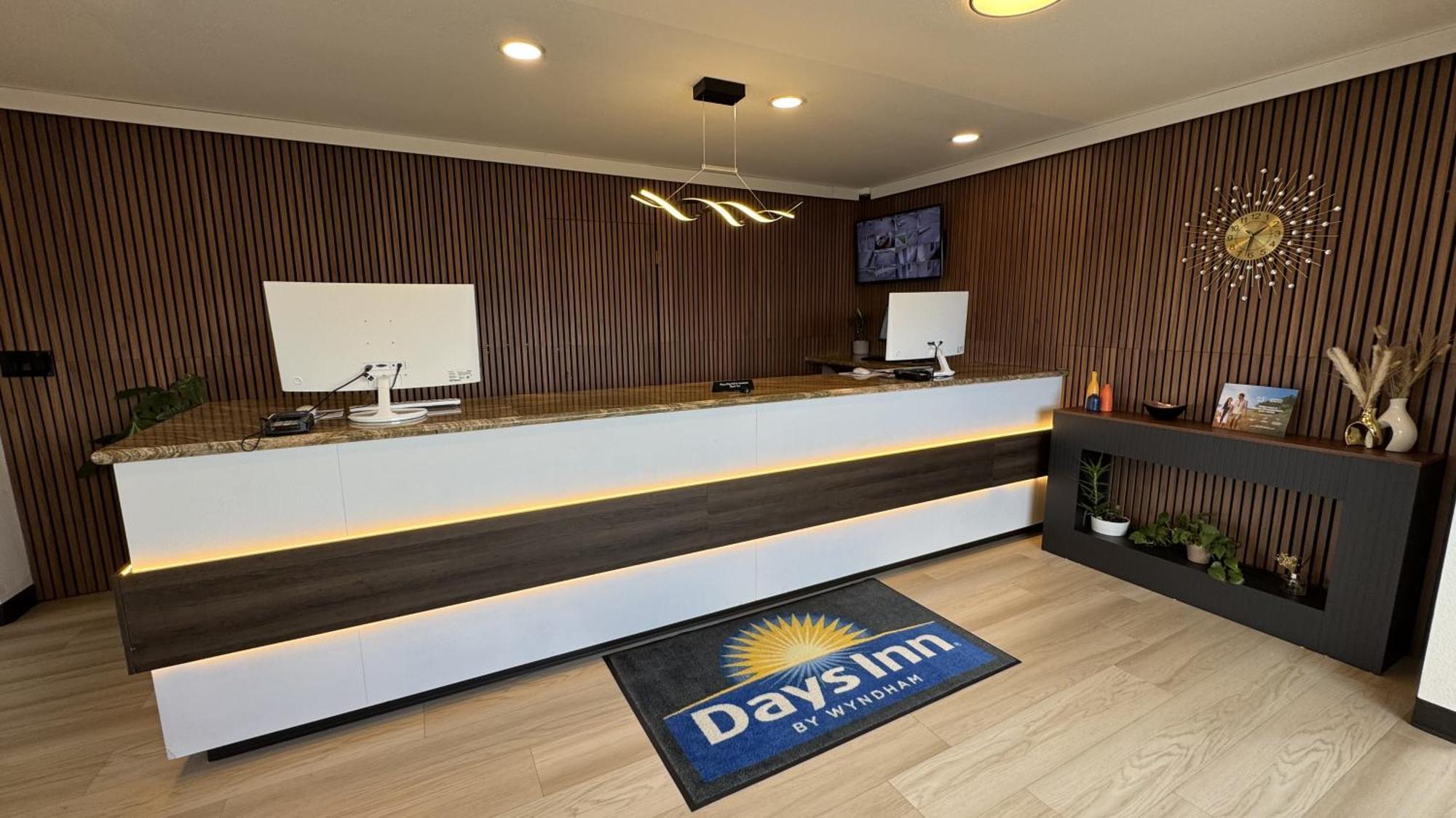 Days Inn By Wyndham Ridgecrest Near China Lake Naval Station Exterior foto